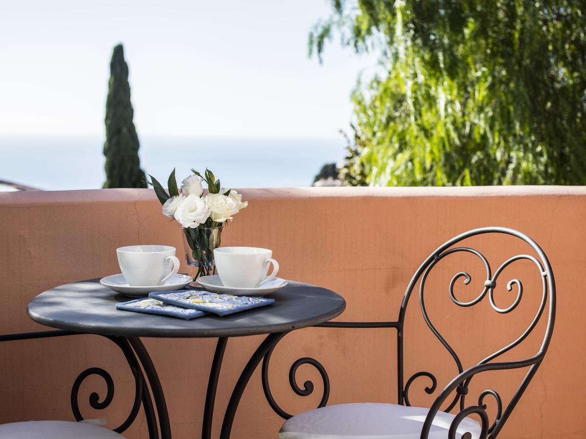 Aparthotel La Malandrina Taormina Exterior foto