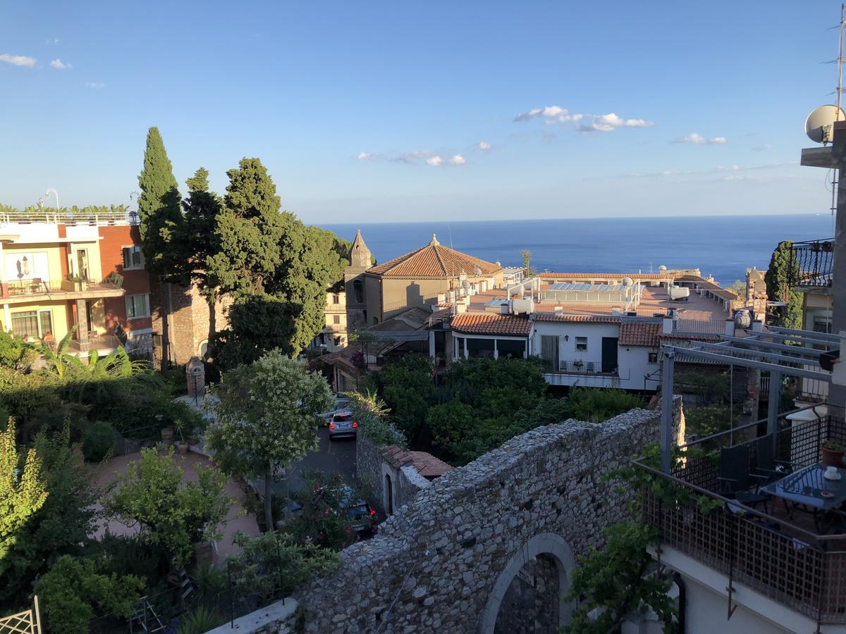 Aparthotel La Malandrina Taormina Exterior foto